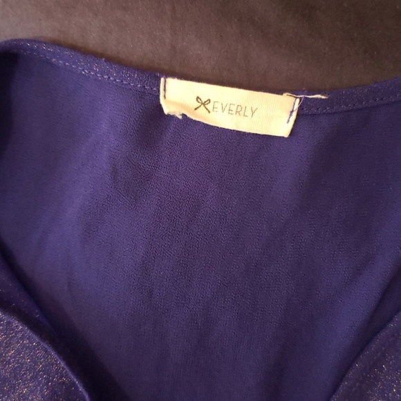 Blue flowy top - Picture 2 of 3